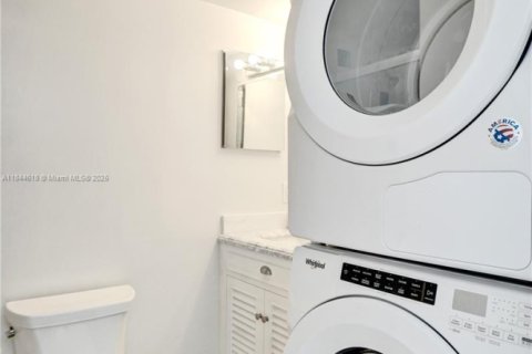 Condominio en venta en Fort Lauderdale, Florida, 1 dormitorio, 84.54 m2 № 1839735 - foto 27