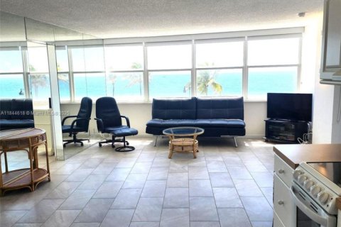 Condominio en venta en Fort Lauderdale, Florida, 1 dormitorio, 84.54 m2 № 1839735 - foto 14