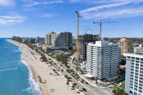 Condominio en venta en Fort Lauderdale, Florida, 1 dormitorio, 84.54 m2 № 1839735 - foto 3