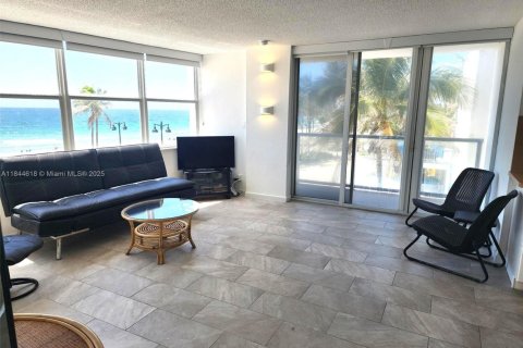 Condominio en venta en Fort Lauderdale, Florida, 1 dormitorio, 84.54 m2 № 1839735 - foto 7