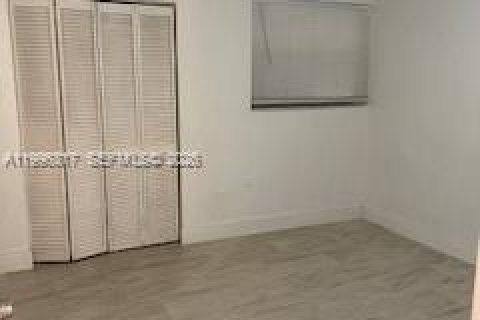 Casa en alquiler en Hollywood, Florida, 3 dormitorios, 188.22 m2 № 2059171 - foto 6