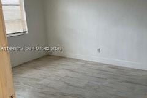 Casa en alquiler en Hollywood, Florida, 3 dormitorios, 188.22 m2 № 2059171 - foto 7