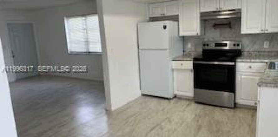 Casa en Hollywood, Florida 3 dormitorios, 188.22 m2 № 2059171