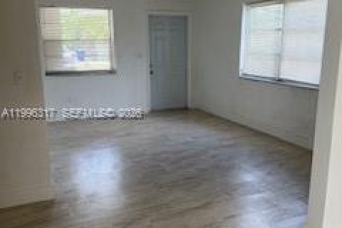 Casa en alquiler en Hollywood, Florida, 3 dormitorios, 188.22 m2 № 2059171 - foto 4