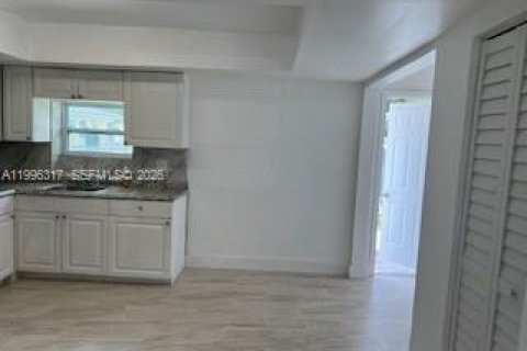 Casa en alquiler en Hollywood, Florida, 3 dormitorios, 188.22 m2 № 2059171 - foto 16