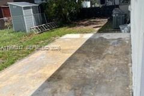 Casa en alquiler en Hollywood, Florida, 3 dormitorios, 188.22 m2 № 2059171 - foto 13