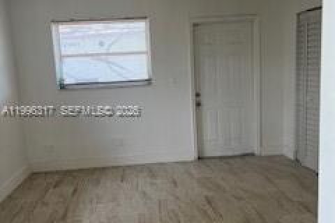 Casa en alquiler en Hollywood, Florida, 3 dormitorios, 188.22 m2 № 2059171 - foto 12