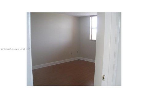 Condominio en venta en Miami, Florida, 2 dormitorios, 76.83 m2 № 2012962 - foto 4