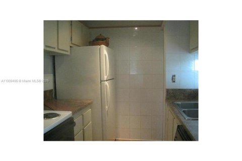 Condominio en venta en Miami, Florida, 2 dormitorios, 76.83 m2 № 2012962 - foto 3