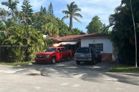 Casa en North Miami Beach, Florida 3 dormitorios, 148.27 m2 № 2168946