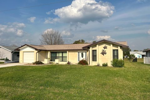House in Palm Coast, Florida 2 bedrooms, 149.57 sq.m. № 767215 - photo 1