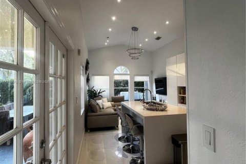 House in Pembroke Pines, Florida 3 bedrooms, 191.01 sq.m. № 1925631 - photo 16