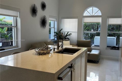 House in Pembroke Pines, Florida 3 bedrooms, 191.01 sq.m. № 1925631 - photo 17