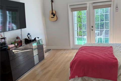 House in Pembroke Pines, Florida 3 bedrooms, 191.01 sq.m. № 1925631 - photo 23