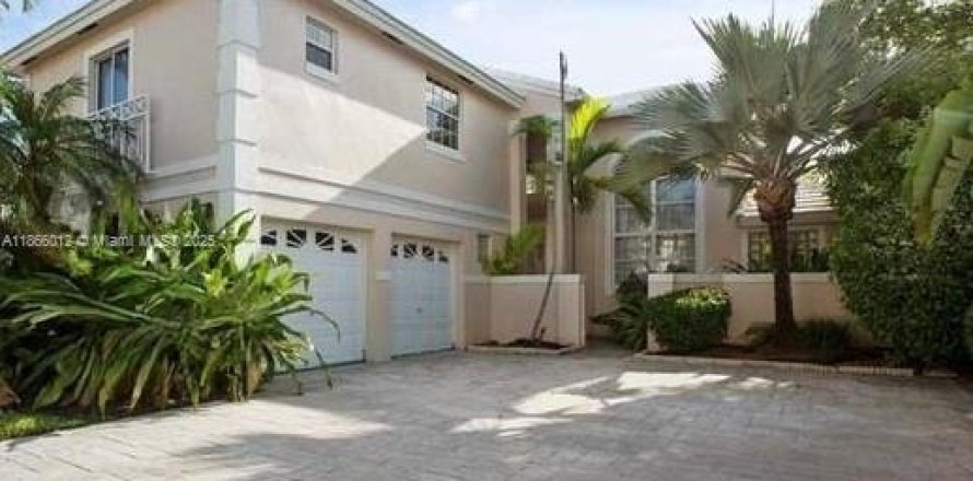 House in Pembroke Pines, Florida 3 bedrooms, 191.01 sq.m. № 1925631
