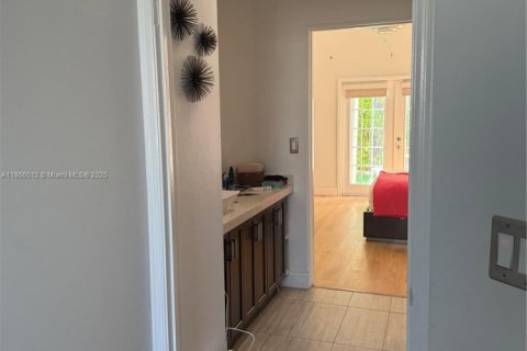 House in Pembroke Pines, Florida 3 bedrooms, 191.01 sq.m. № 1925631 - photo 25