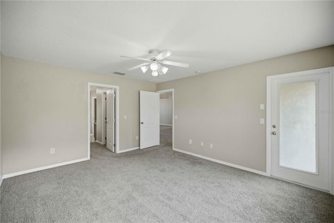House in Ocala, Florida 4 bedrooms, 212.65 sq.m. № 2227937 - photo 15