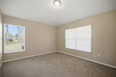 House in Ocala, Florida 4 bedrooms, 212.65 sq.m. № 2227937 - photo 12