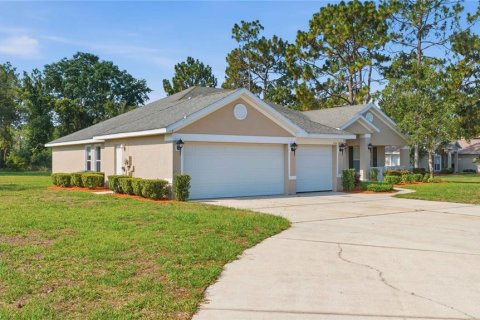 House in Ocala, Florida 4 bedrooms, 212.65 sq.m. № 2227937 - photo 3