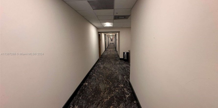 Oficina en Hollywood, Florida № 1100895