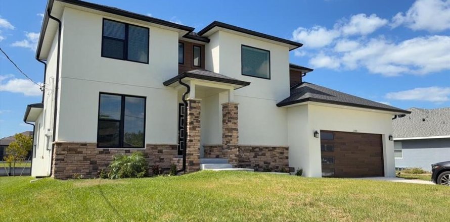 Casa en North Port, Florida 4 dormitorios, 242.38 m2 № 2212507