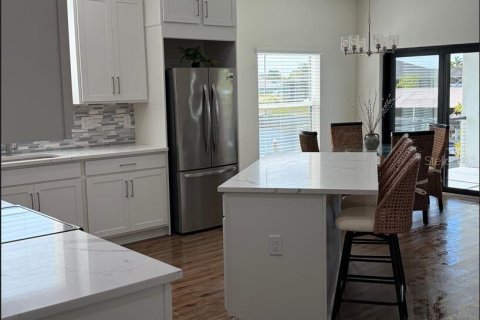 Casa en venta en North Port, Florida, 4 dormitorios, 242.38 m2 № 2212507 - foto 3