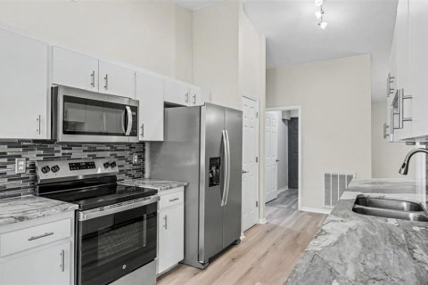 Villa ou maison à vendre à Lakeland, Floride: 3 chambres, 156.63 m2 № 2408793 - photo 11