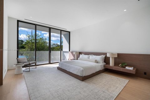 House in Miami, Florida 4 bedrooms, 265.7 sq.m. № 1502812 - photo 14