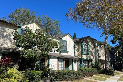 Townhouse in Apopka, Florida 2 bedrooms, 113.62 sq.m. № 2204300