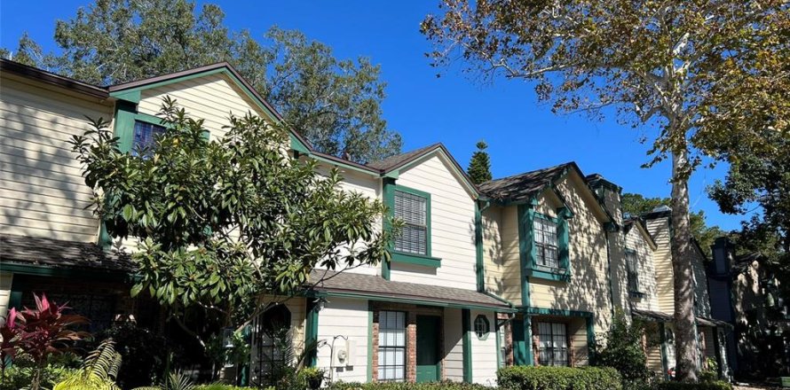 Adosado en Apopka, Florida 2 dormitorios, 113.62 m2 № 2204300