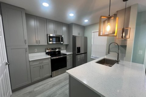Adosado en alquiler en Apopka, Florida, 2 dormitorios, 113.62 m2 № 2204300 - foto 7