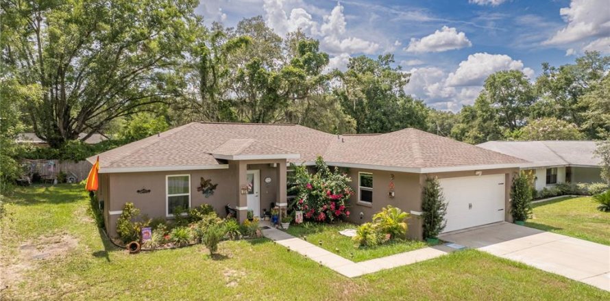 House in Inverness, Florida 3 bedrooms, 115.94 sq.m. № 1808621