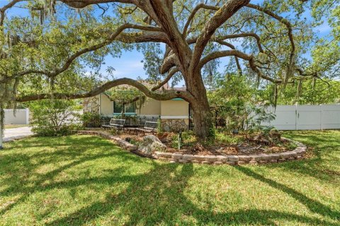 House in Palm Harbor, Florida 3 bedrooms, 188.41 sq.m. № 2157112 - photo 3