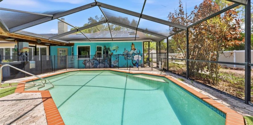 House in Palm Harbor, Florida 3 bedrooms, 188.41 sq.m. № 2157112