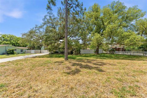 House in Palm Harbor, Florida 3 bedrooms, 188.41 sq.m. № 2157112 - photo 5
