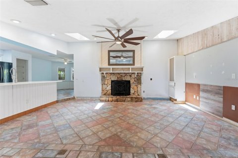 House in Palm Harbor, Florida 3 bedrooms, 188.41 sq.m. № 2157112 - photo 15