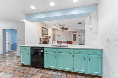 House in Palm Harbor, Florida 3 bedrooms, 188.41 sq.m. № 2157112 - photo 22