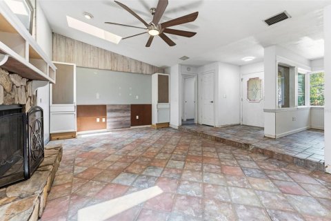 House in Palm Harbor, Florida 3 bedrooms, 188.41 sq.m. № 2157112 - photo 16