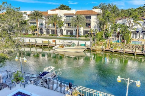 Condominio en alquiler en Coral Gables, Florida, 2 dormitorios, 96.43 m2 № 1990840 - foto 3