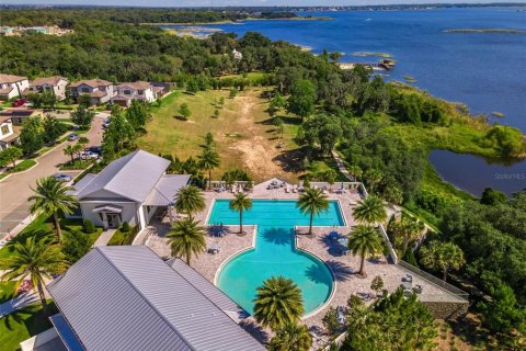 House in Winter Garden, Florida 4 bedrooms, 272.3 sq.m. № 2430768 - photo 9