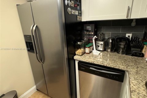 Condo in Deerfield Beach, Florida, 1 bedroom  № 1794876 - photo 8