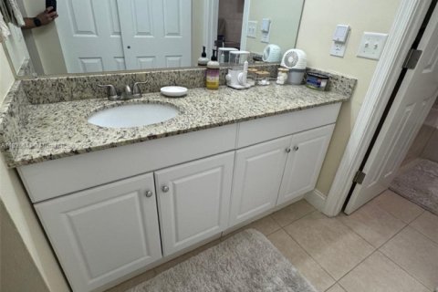 Condo in Deerfield Beach, Florida, 1 bedroom  № 1794876 - photo 9