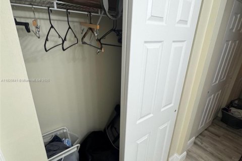Condo in Deerfield Beach, Florida, 1 bedroom  № 1794876 - photo 24