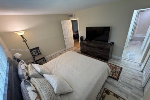 Condo in Deerfield Beach, Florida, 1 bedroom  № 1794876 - photo 22