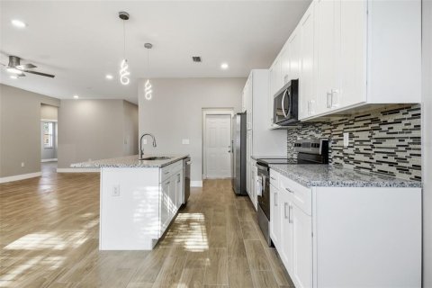 Villa ou maison à vendre à Tampa, Floride: 3 chambres, 147.71 m2 № 2133406 - photo 13