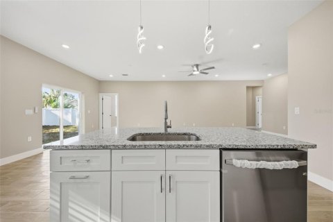 Villa ou maison à vendre à Tampa, Floride: 3 chambres, 147.71 m2 № 2133406 - photo 16