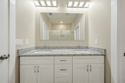 Villa ou maison à vendre à Tampa, Floride: 3 chambres, 147.71 m2 № 2133406 - photo 27