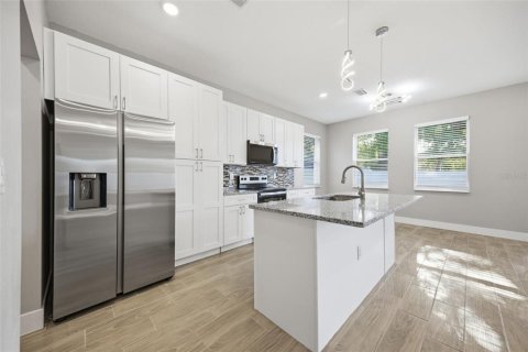 Villa ou maison à vendre à Tampa, Floride: 3 chambres, 147.71 m2 № 2133406 - photo 17