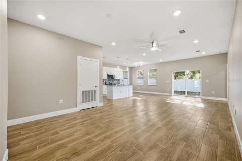 Villa ou maison à vendre à Tampa, Floride: 3 chambres, 147.71 m2 № 2133406 - photo 6