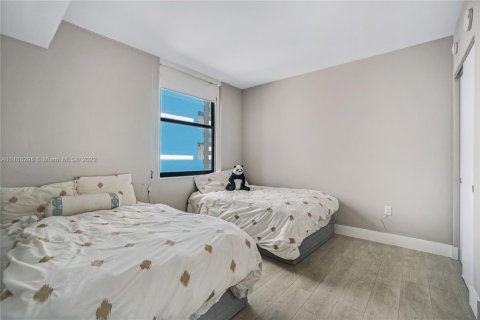 Купить кондоминиум в Бей-Харбор-Айлендс, Флорида 4 спальни, 199.74м2, № 1985189 - фото 29